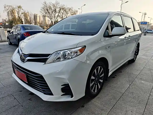 toyota sienna