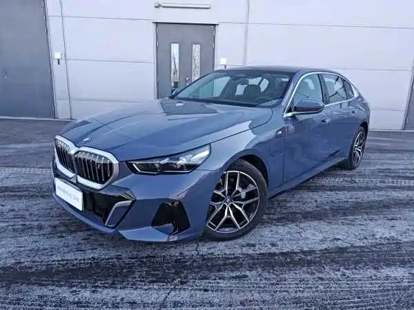 BMW I5