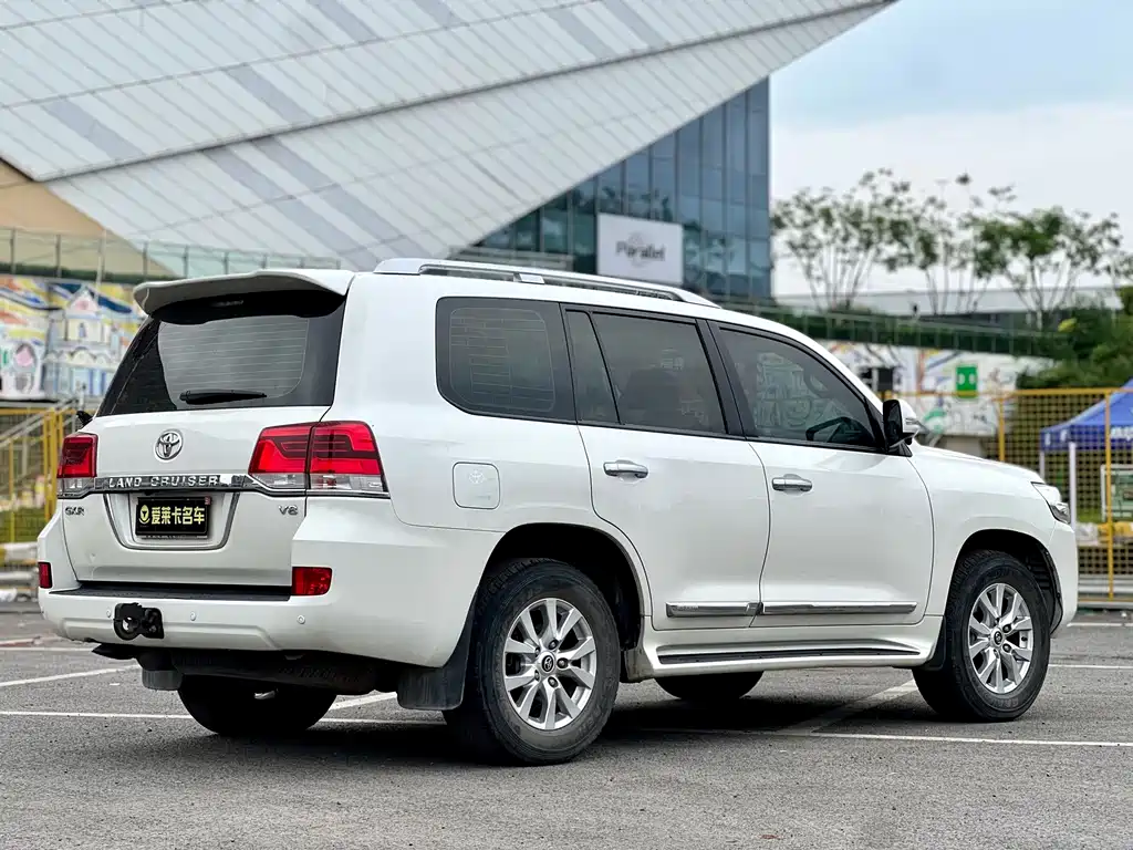 Toyota Land Cruiser — миниатюра 6