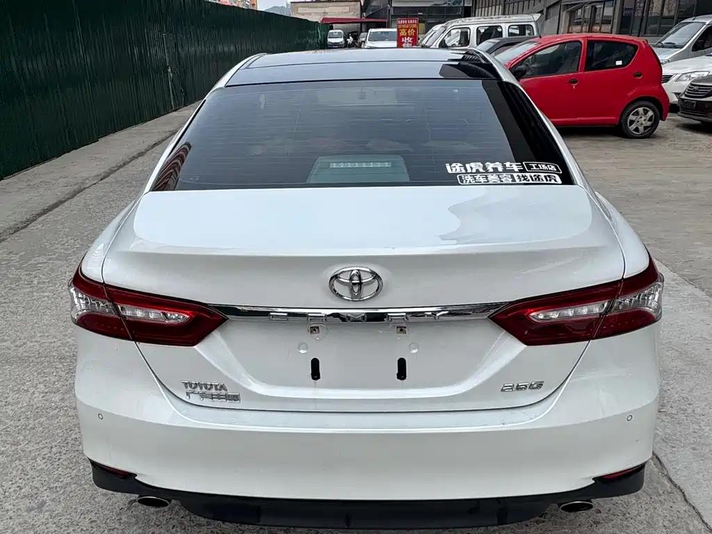 TOYOTA CAMRY