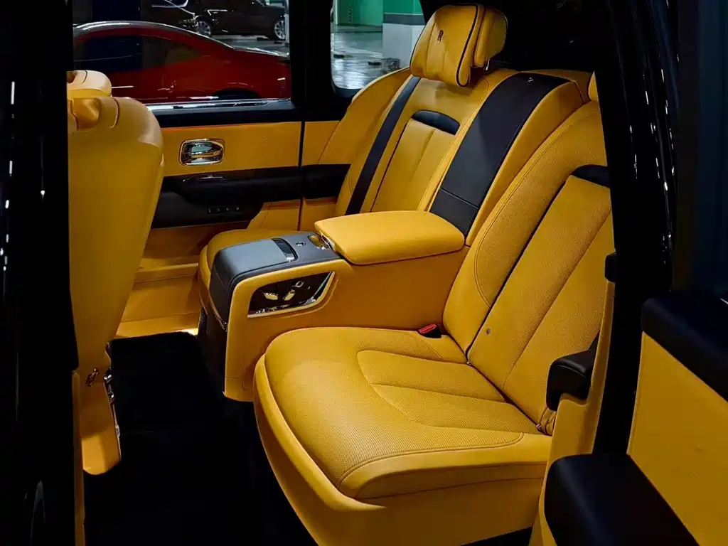 Rolls-Royce Cullinan — миниатюра 7