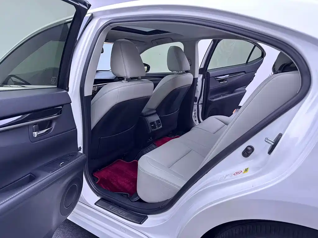 Lexus ES — миниатюра 14