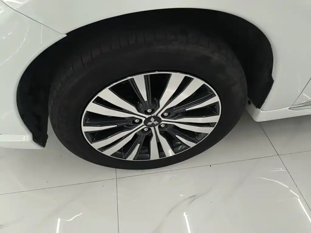 Mitsubishi Outlander — миниатюра 23