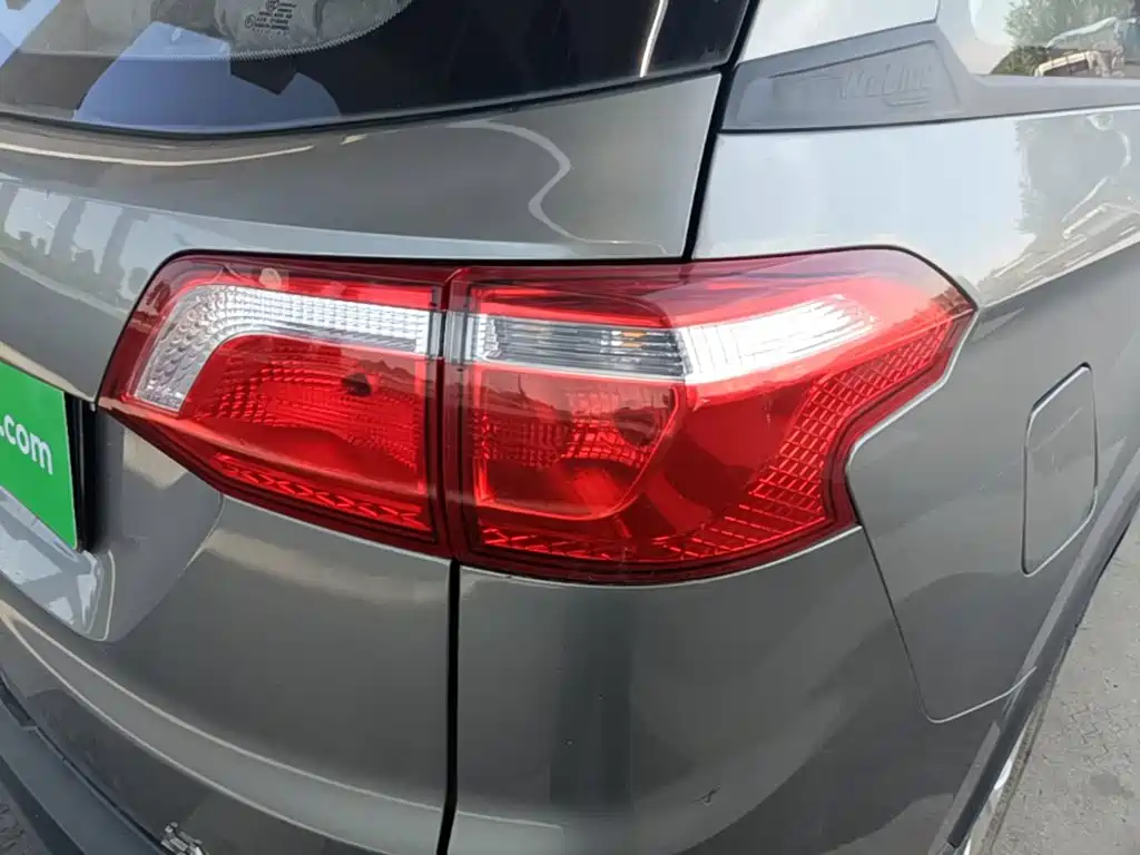 Wuling Hongguang S3 — миниатюра 8