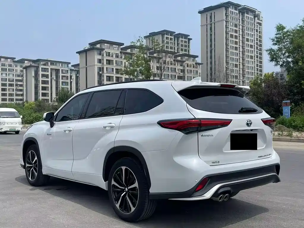 Toyota Crown Kluger — миниатюра 7