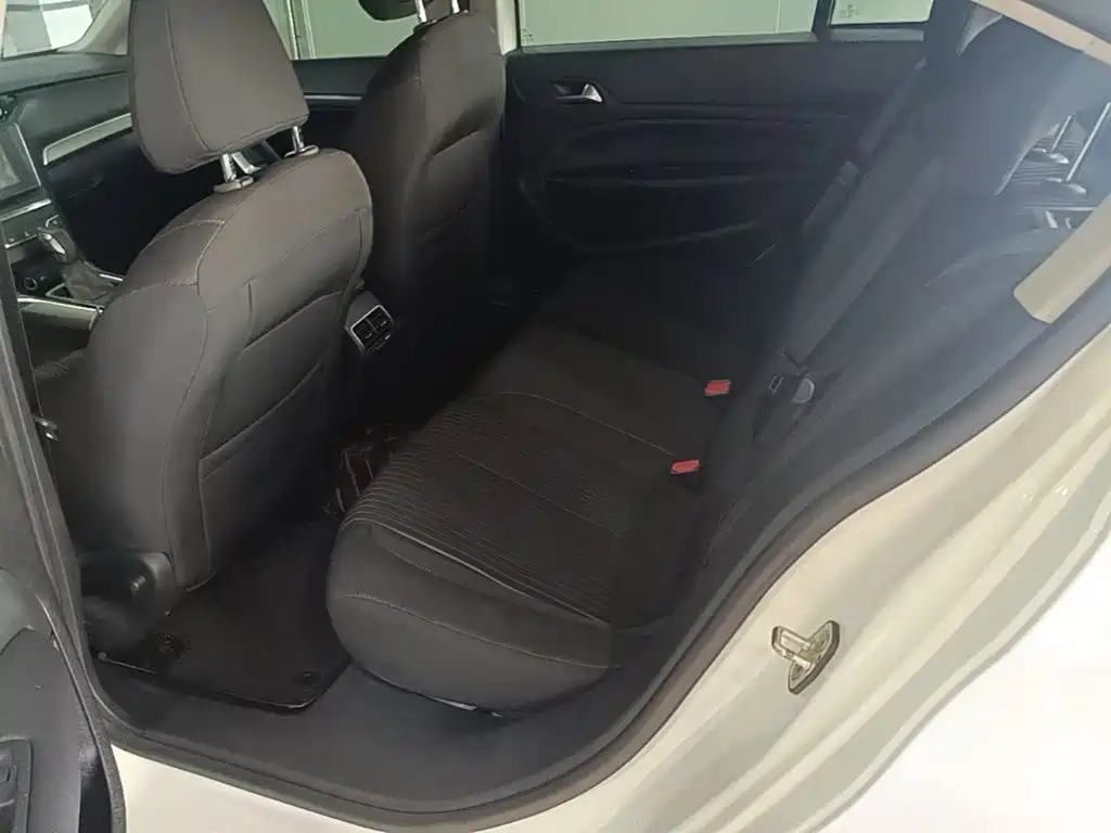 Peugeot 408 — миниатюра 17