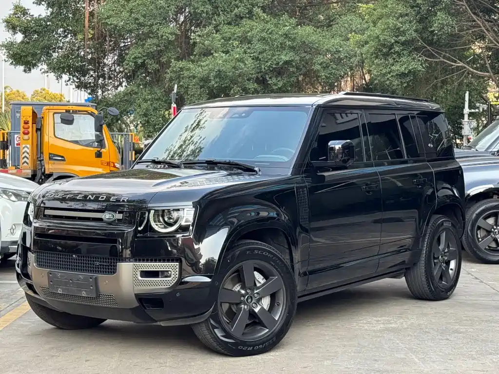 LAND ROVER DEFENDER