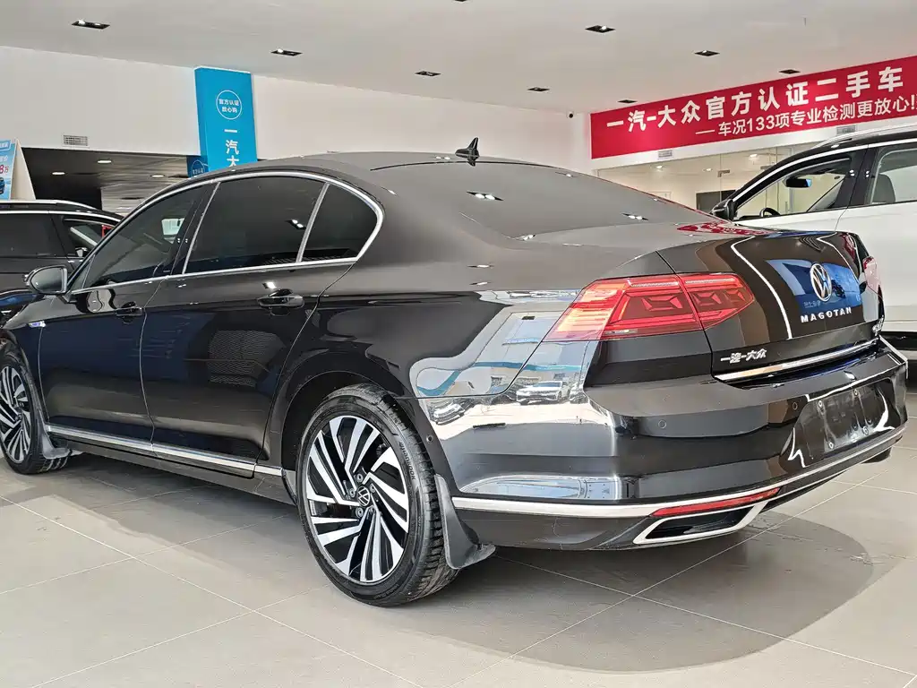 Volkswagen Magotan PHEV — миниатюра 4