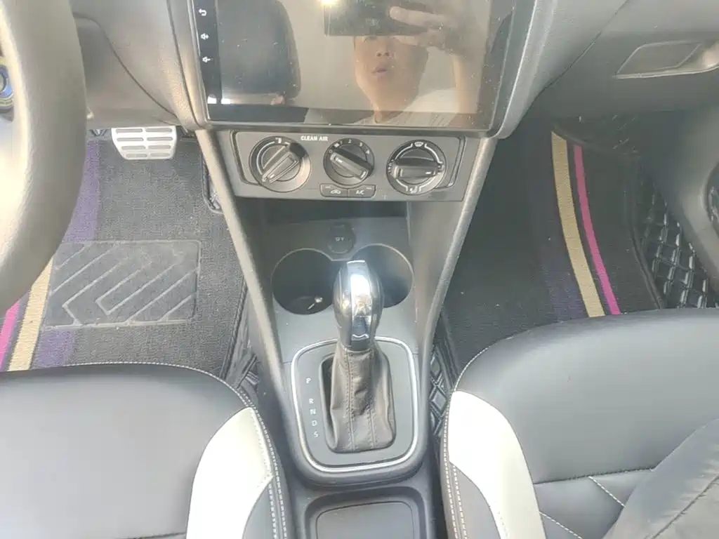 Volkswagen Polo — миниатюра 14