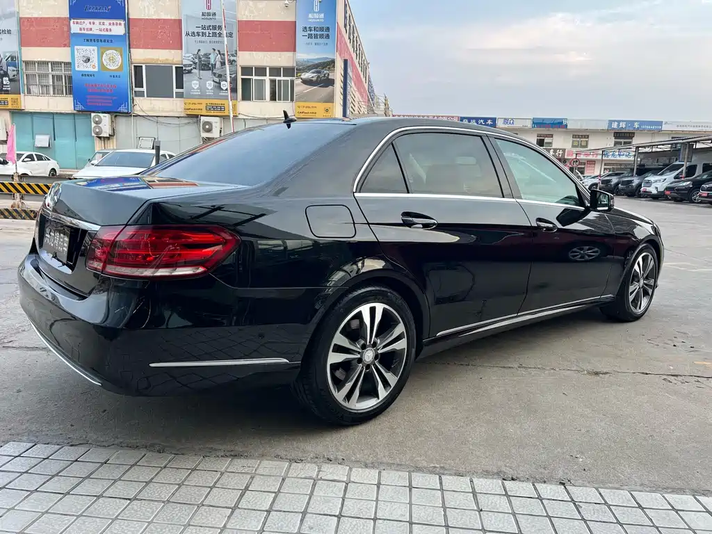 Mercedes-Benz E-Class — миниатюра 14