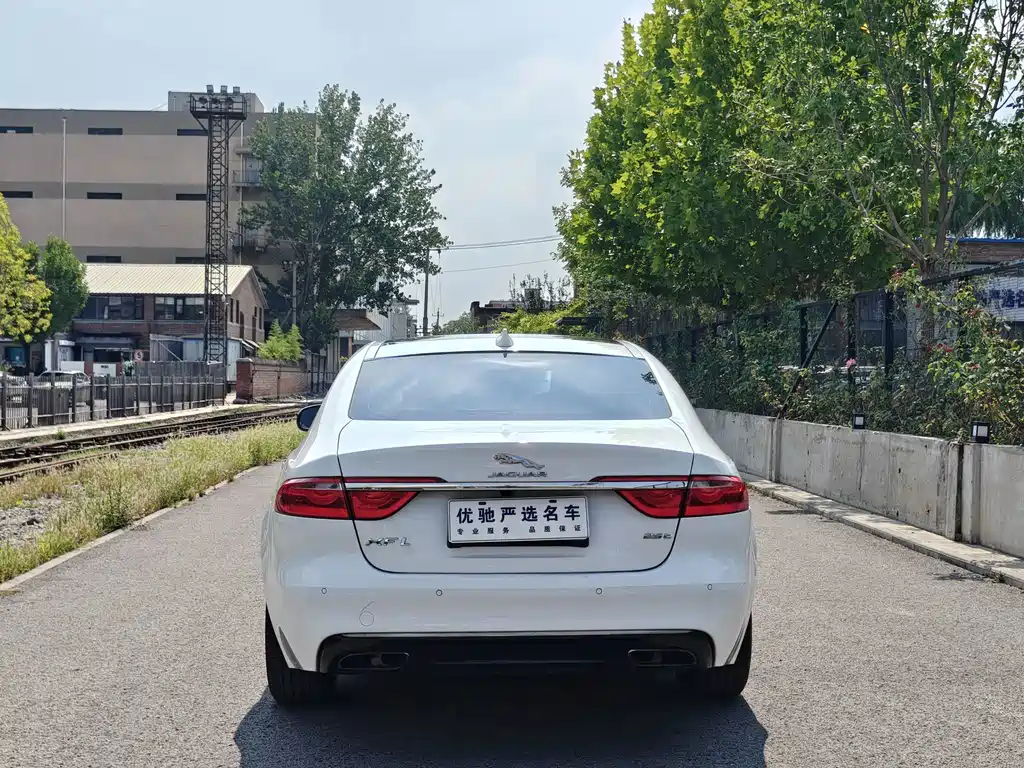 Jaguar XFL — миниатюра 8