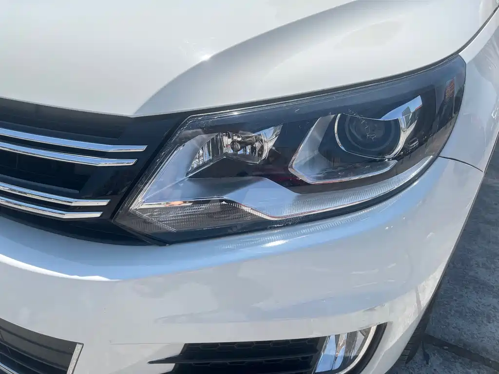 Volkswagen Tiguan — миниатюра 5