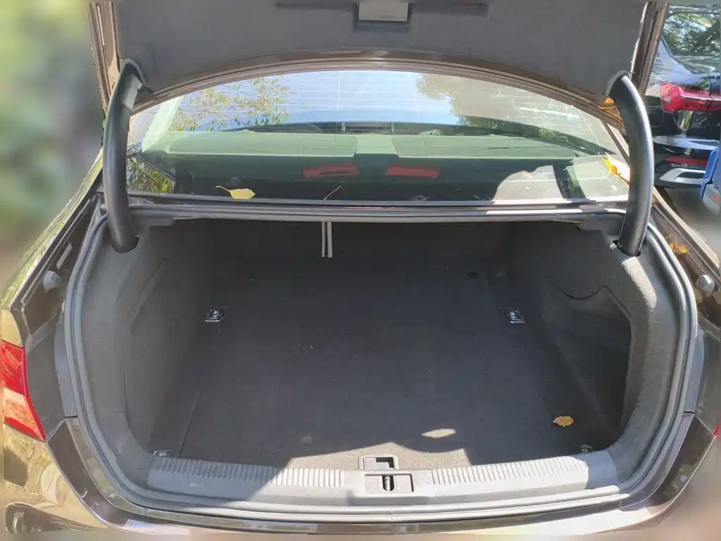 Audi A4L — миниатюра 20