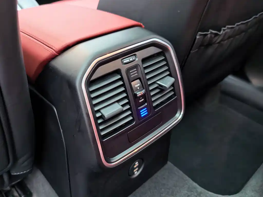 Porsche Macan — миниатюра 14