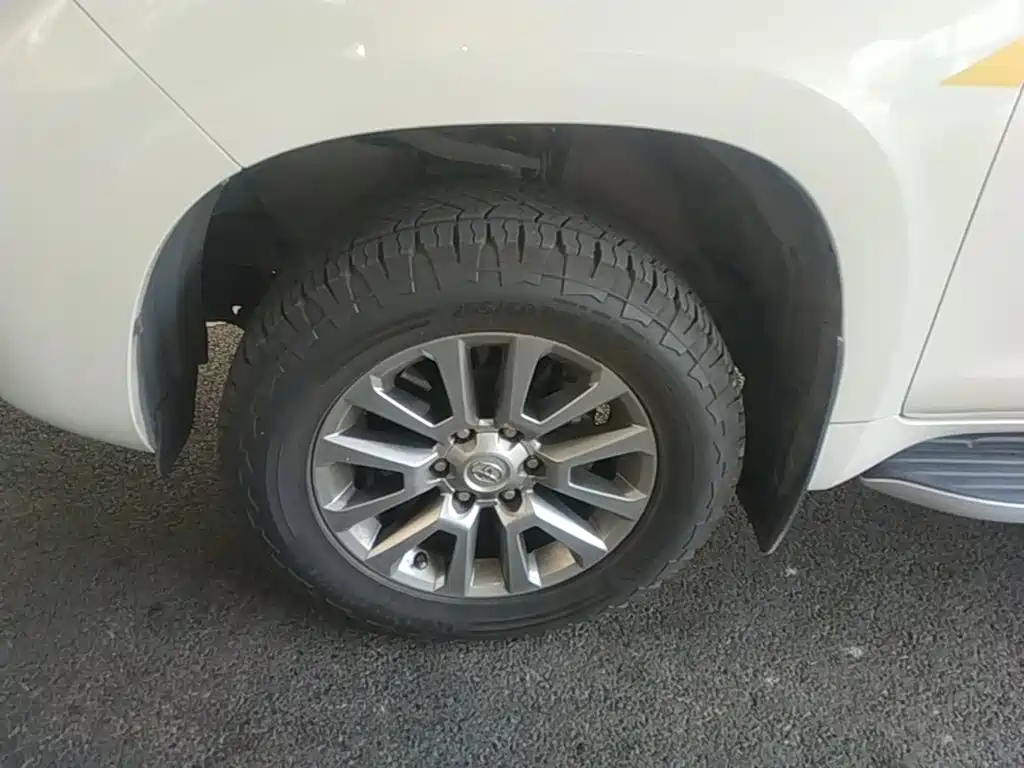 Toyota Prado — миниатюра 23