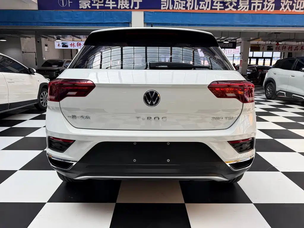 Volkswagen T-Roc — миниатюра 16