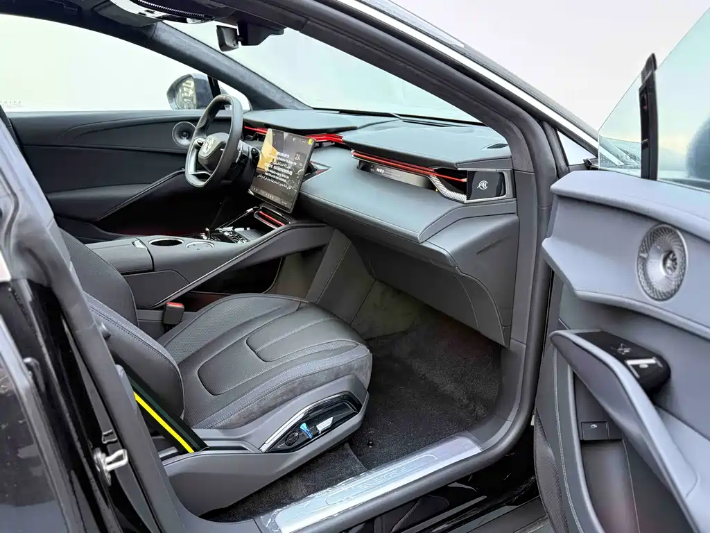 LOTUS SPORTS CAR ELETRE