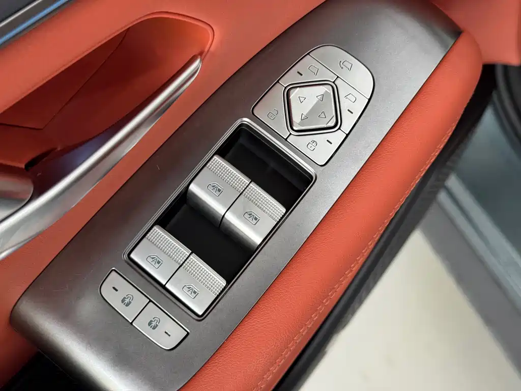 BYD Tang L — миниатюра 18