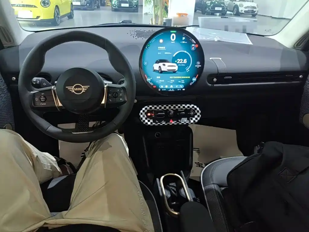 MINI MINI COOPER EV — миниатюра 10