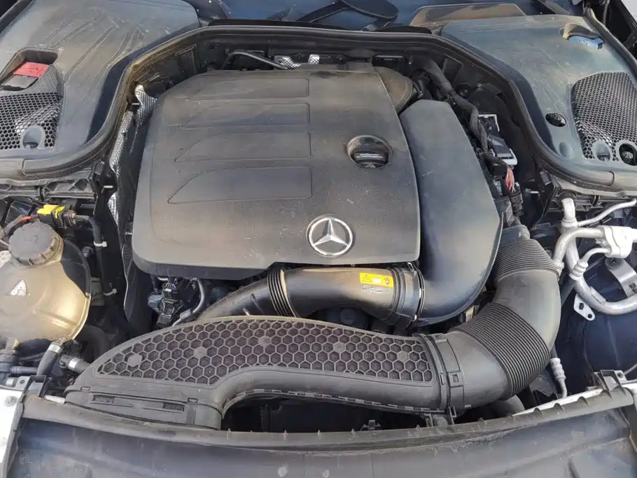 Mercedes-Benz E-Class — миниатюра 10