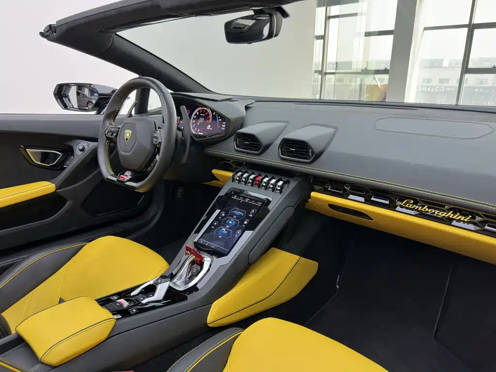 LAMBORGHINI HURACÁN