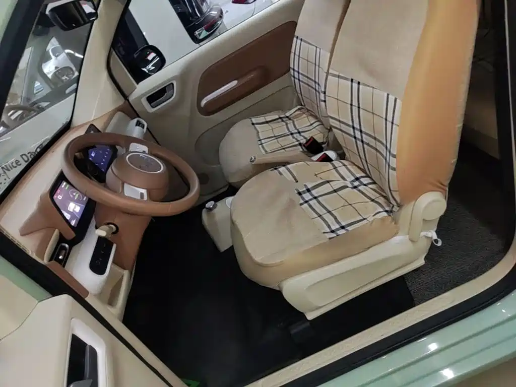 Wuling MINIEV — миниатюра 15