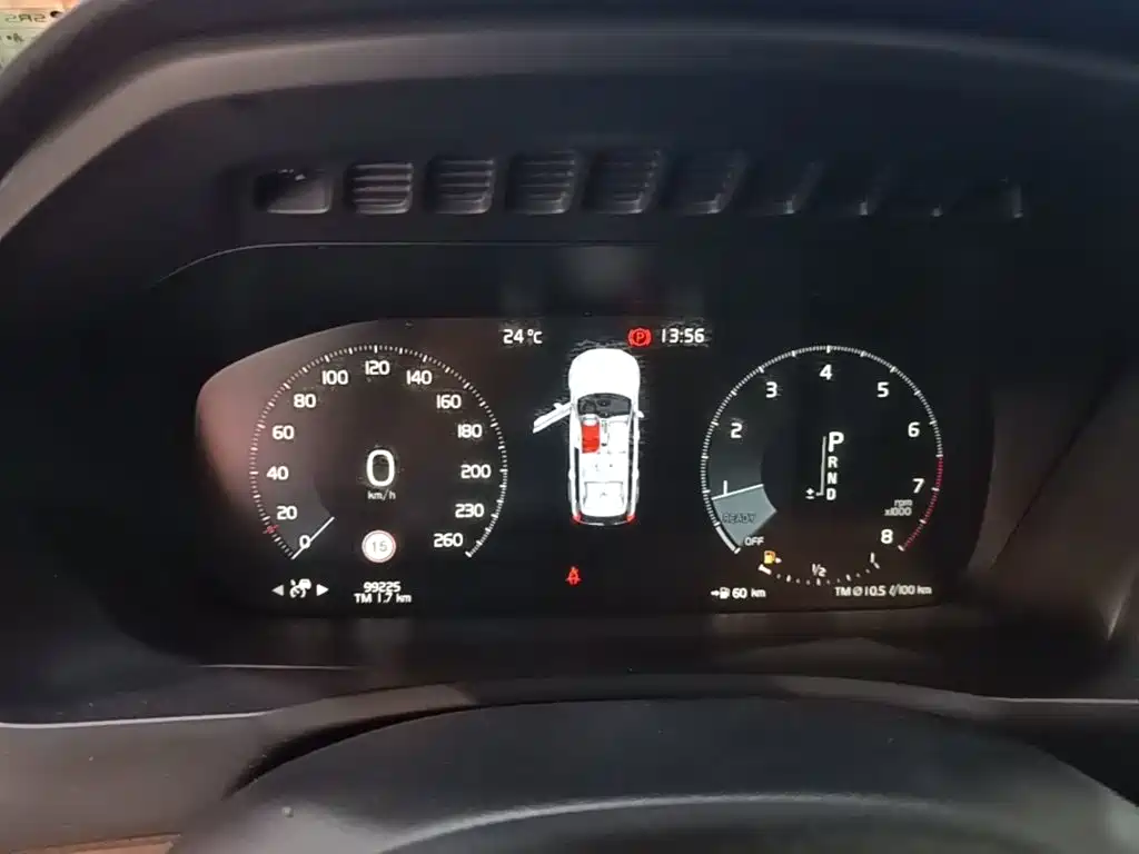 Volvo XC90 — миниатюра 12