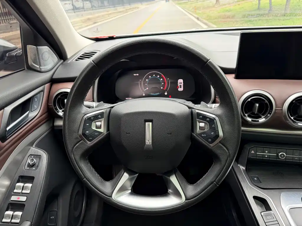Wey Wey VV6 — миниатюра 6