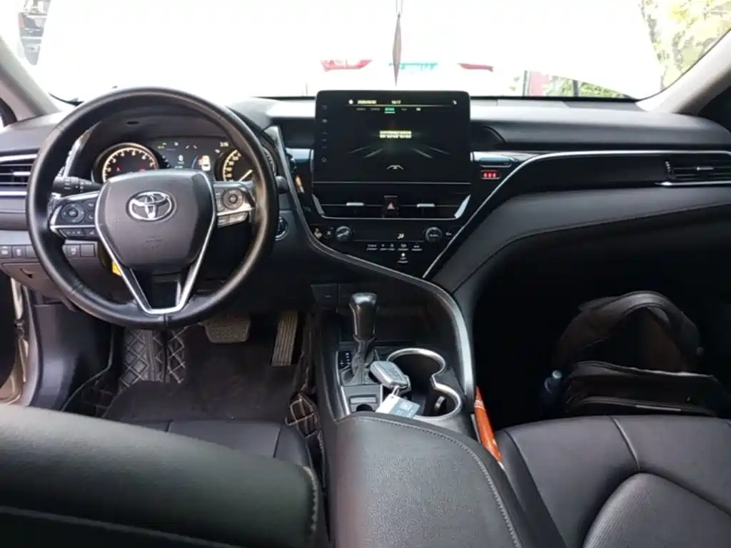 Toyota Camry — миниатюра 10