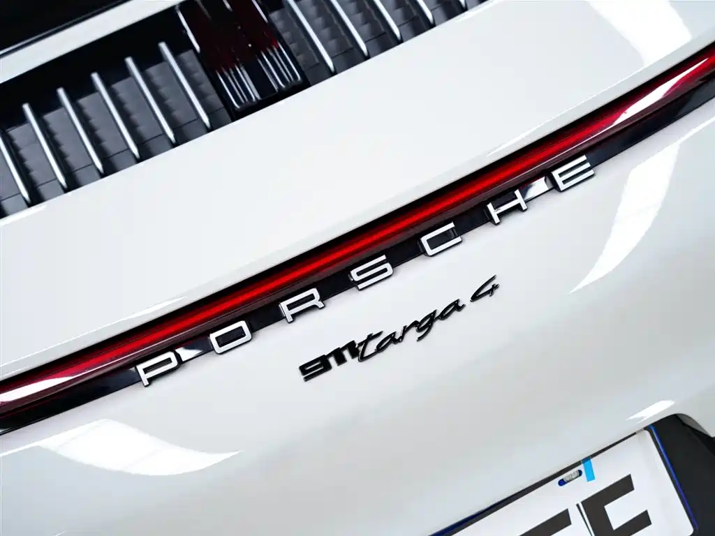 PORSCHE 911