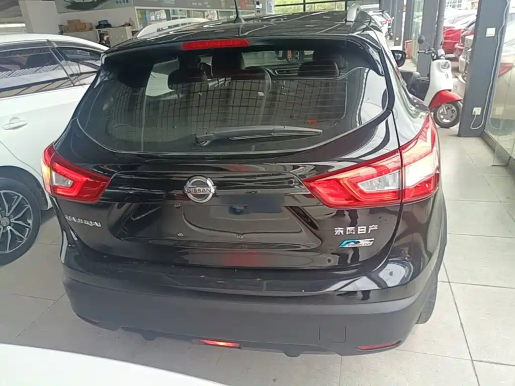 Nissan Qashqai — миниатюра 6