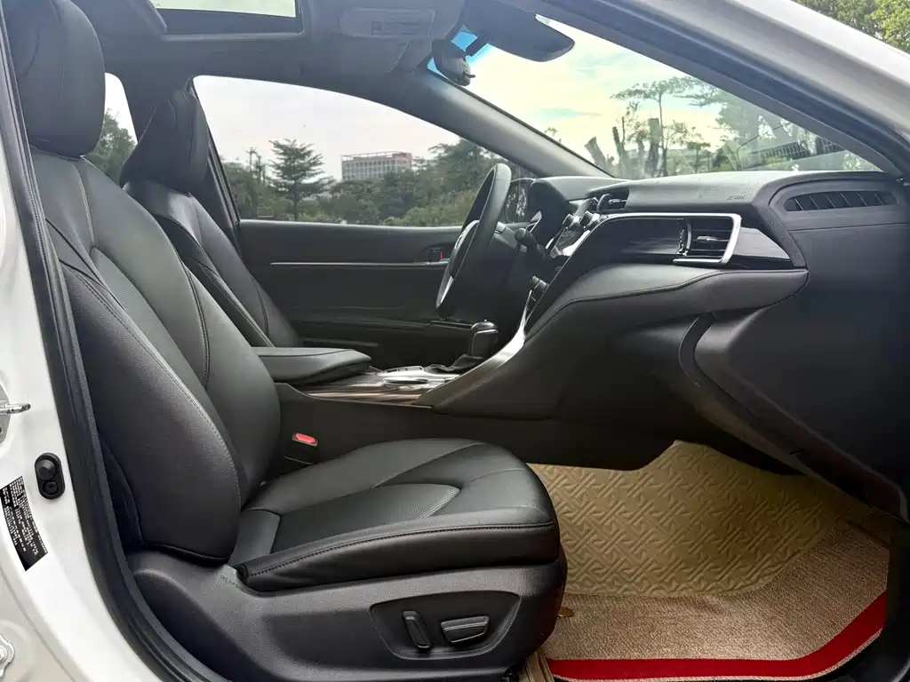 Toyota Camry — миниатюра 13