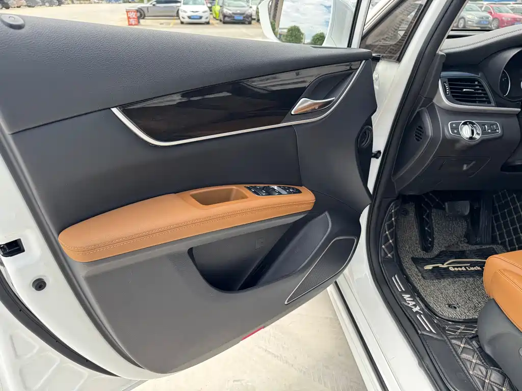 BYD MAX — миниатюра 12