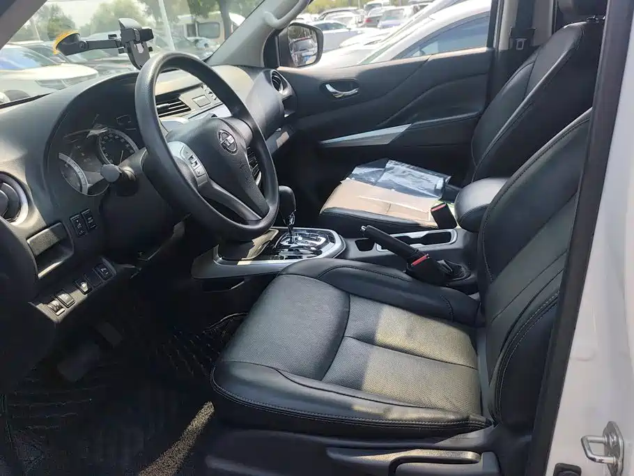 Nissan Terra — миниатюра 9