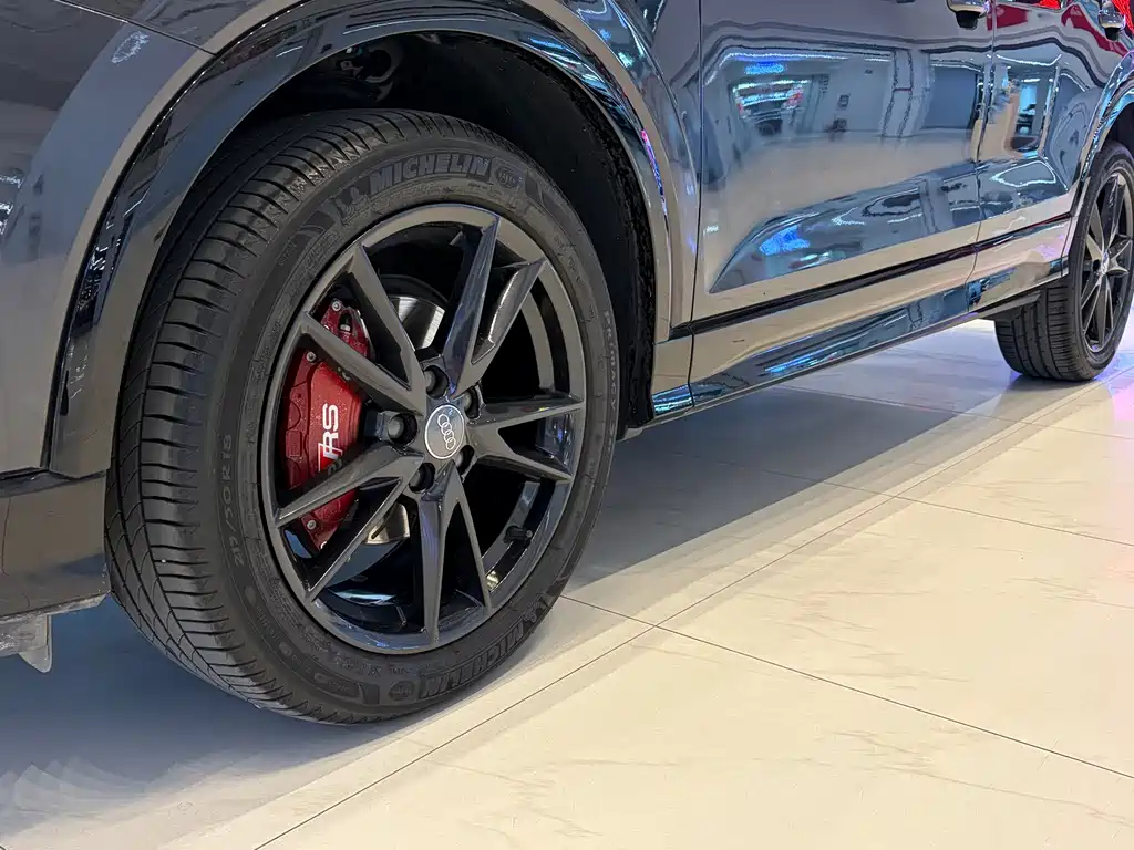 Audi Q2L 2020 35 TFSI Fashion