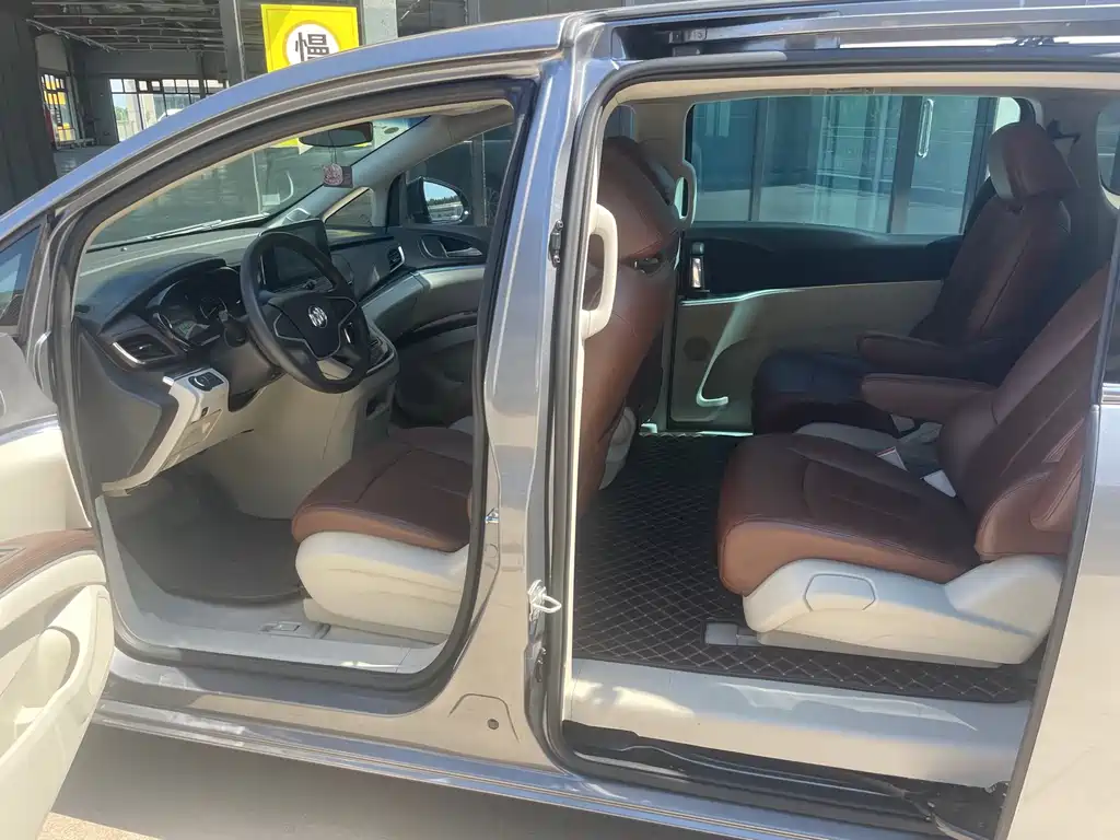 Buick GL8 — миниатюра 9