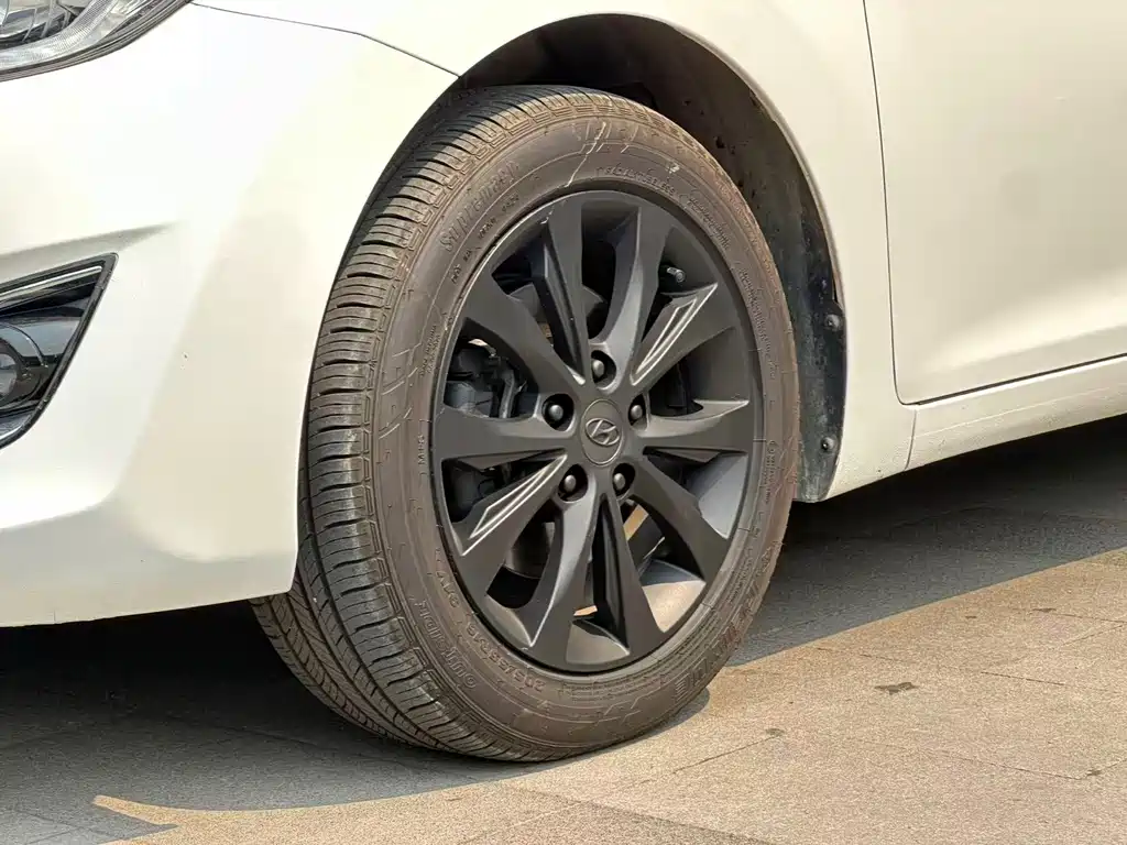 Hyundai Elantra Langdong — миниатюра 19