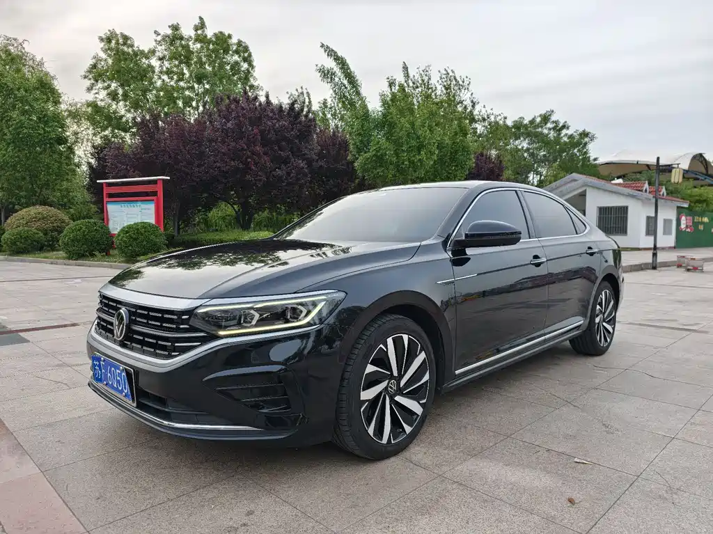 Volkswagen Passat 2022