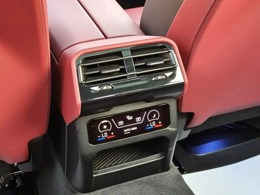 BMW 5 Series — миниатюра 14