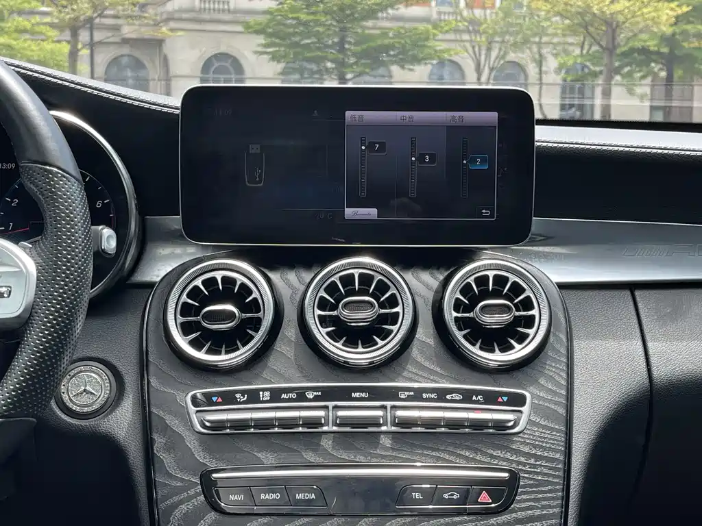 Mercedes-Benz C-Class — миниатюра 15