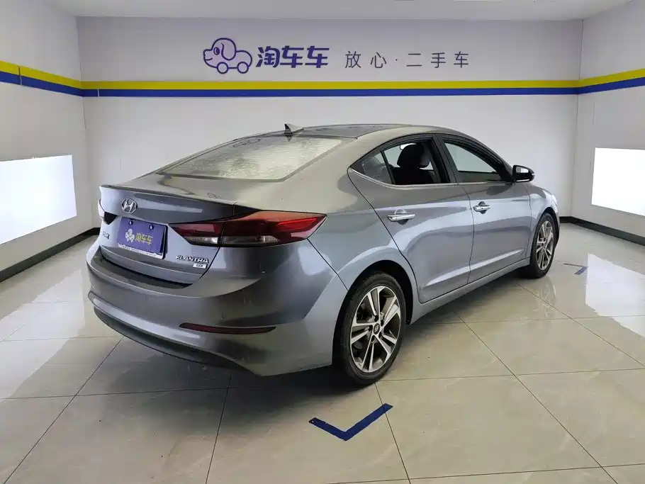 Hyundai Elantra — миниатюра 3