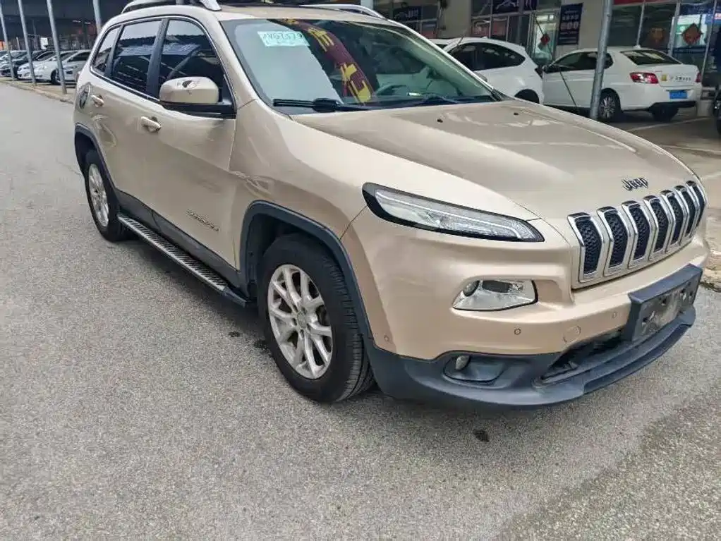 Jeep Cherokee — миниатюра 4