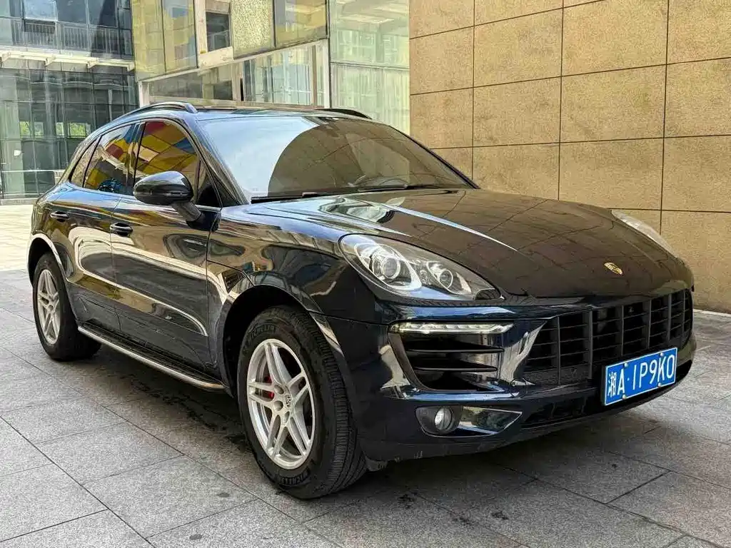 Porsche Macan — миниатюра 3