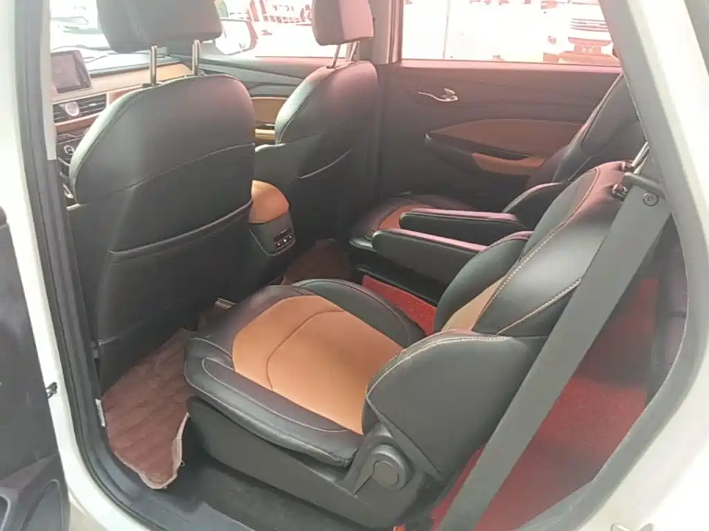 Wuling Hongguang S3 — миниатюра 17