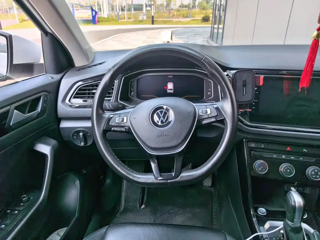 Volkswagen T-Roc — миниатюра 6