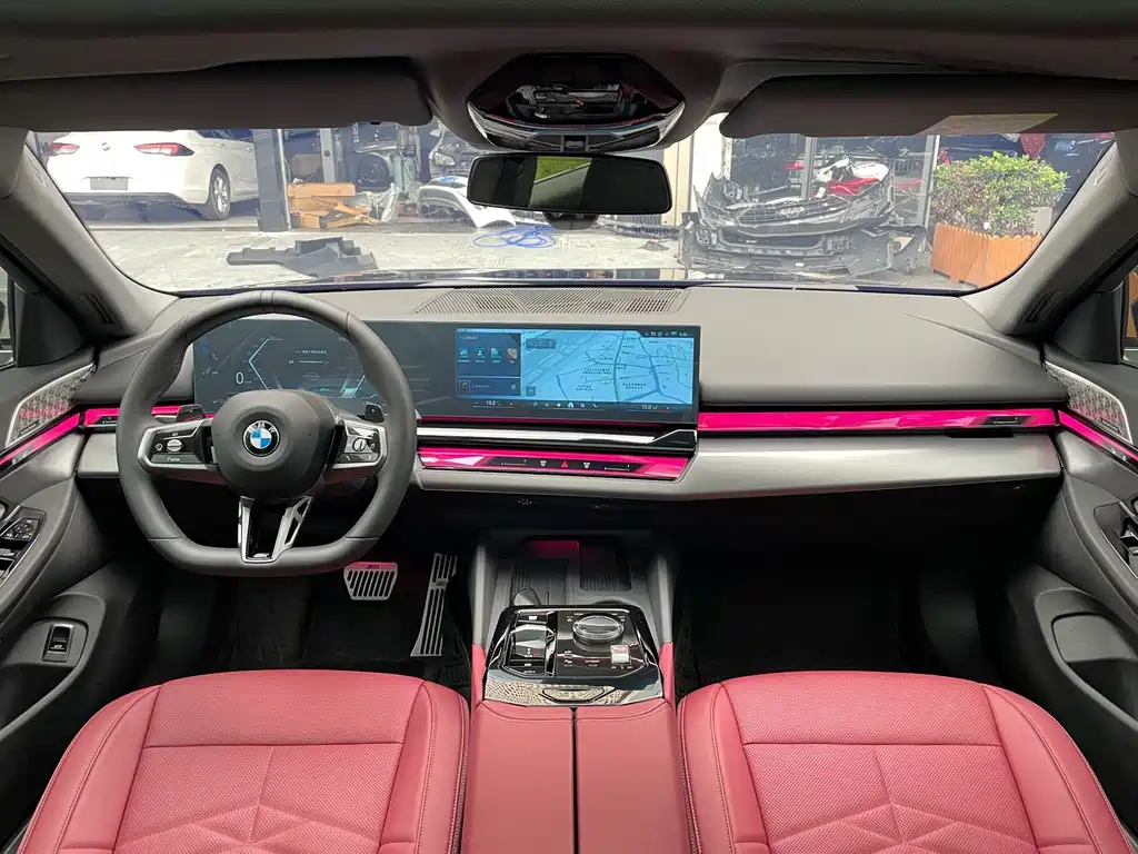 BMW 5 Series — миниатюра 4