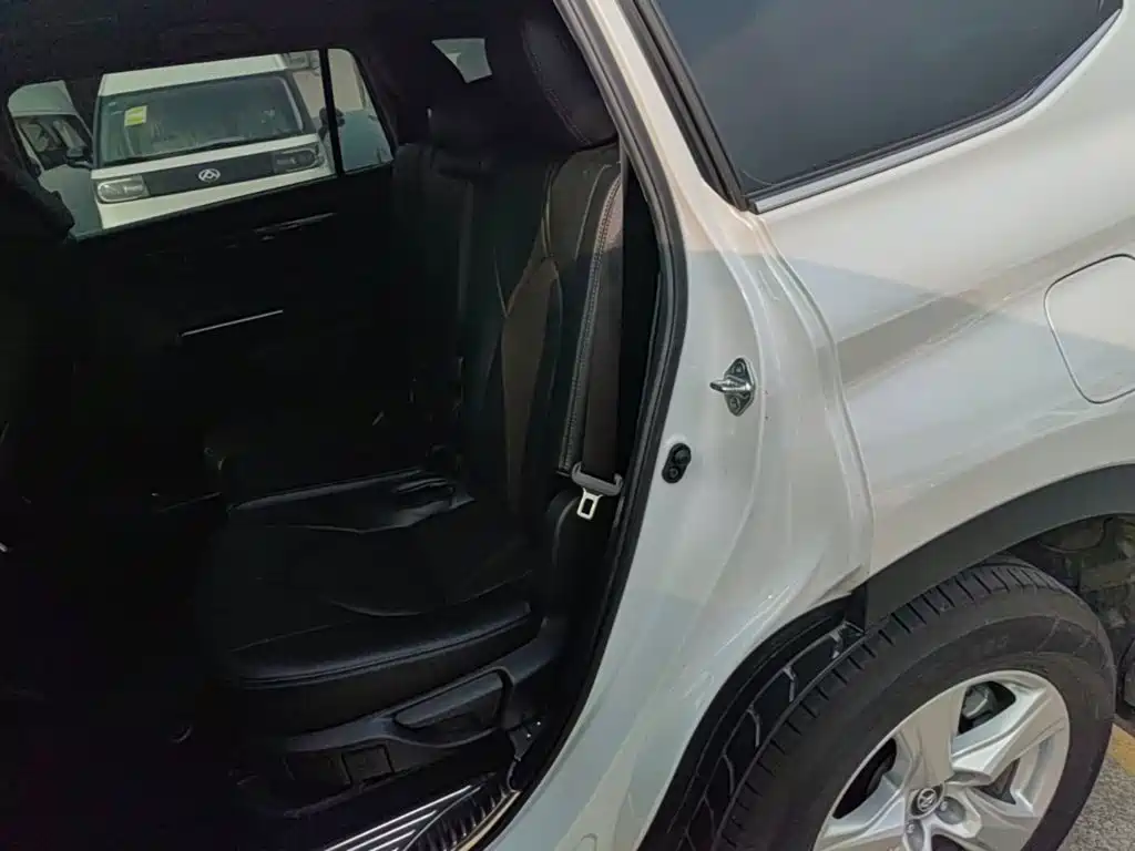 Toyota Highlander — миниатюра 17