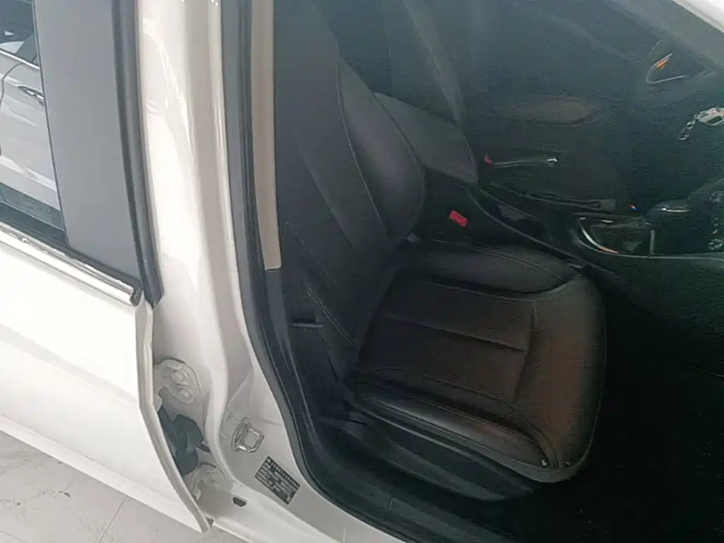 Buick Excelle — миниатюра 25