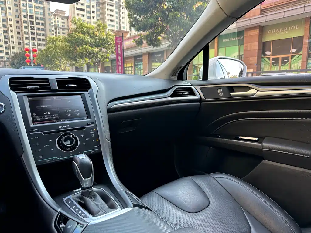 Ford Mondeo — миниатюра 24