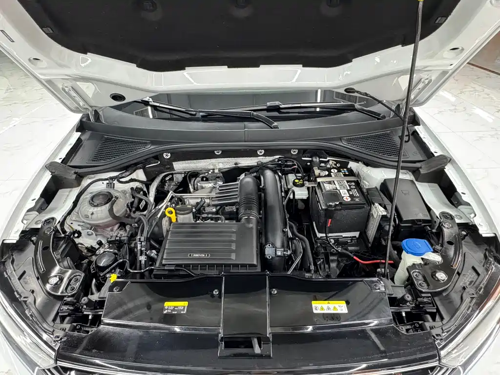Volkswagen T-Roc — миниатюра 16